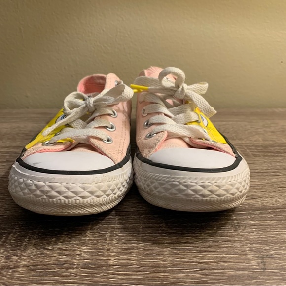 Girls Tweety Converse Shoes - Picture 6 of 10
